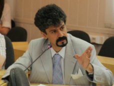 Крым показал, как нужно решать споры на площадях, – политолог политическая ситуация в Украине, Крым показал, как нужно решать споры на площадях, – политолог