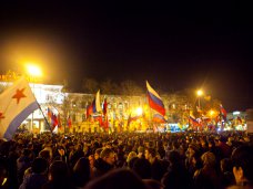 политическая ситуация в Украине, В Севастополе общегородской митинг собрал 5 тыс. человек