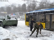 Непогода, В Крыму военные вызвались помочь в борьбе с непогодой