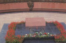 В Алуште установят памятник на могиле неизвестного солдата Памятник, В Алуште установят памятник на могиле неизвестного солдата