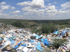 Ущерб от стихийной свалки на востоке Крыма оценили в 100 тыс. грн. Ущерб от стихийной свалки на востоке Крыма оценили в 100 тыс. грн.