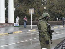 Военные обеспечивают безопасность в аэропорту Симферополя, – служба безопасности аэропорта