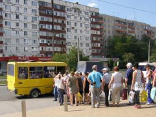 В Симферополе льготникам для проезда в маршрутке предложили выстраиваться в очередь