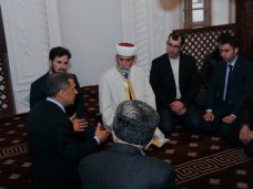 Президент Татарстана посетил мечеть в Симферополе