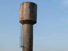 Сильный ветер в Советском районе снес водонапорную башню