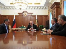 Путин встретился с представителями крымской власти