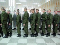 Над крымскими солдатами-срочниками издеваются в украинских частях Над крымскими солдатами-срочниками издеваются в украинских частях