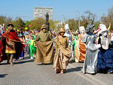 В Параде эпох в Евпатории примут участие более 150 предприятий В Параде эпох в Евпатории примут участие более 150 предприятий