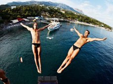 В Крыму отменили соревнования по клифф-дайвингу В Крыму отменили соревнования по клифф-дайвингу