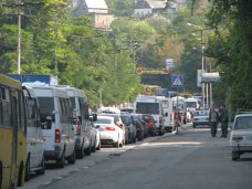 Пьяный водитель на остановке в Севастополе сбил четырех человек Пьяный водитель на остановке в Севастополе сбил четырех человек