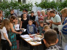 В Феодосии провели мастер-класс по изготовлению папируса В Феодосии провели мастер-класс по изготовлению папируса