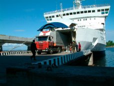 Перевозчикам посоветовали искать альтернативные пути доставки, чтобы не стоять в очереди на Керченской переправе Перевозчикам посоветовали искать альтернативные пути доставки, чтобы не стоять в очереди на Керченской переправе