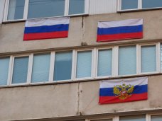На балконах в Евпатории развесят флаги России На балконах в Евпатории развесят флаги России