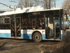 В симферопольских троллейбусах снизили стоимость проезда