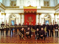 В Крым с гастролями приехал Российский роговой оркестр