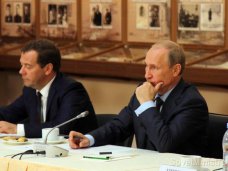 Президент РФ встретился в Крыму с деятелями культуры