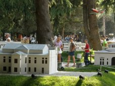 Парк миниатюр в Бахчисарае открыт для бесплатного посещения школьниками
