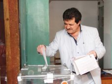 Члены Президиума крымского парламента проголосовали на выборах