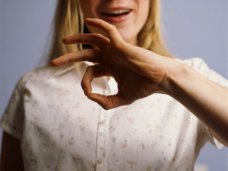 В Крыму сурдопереводчиков переучат на русский жестовый язык 