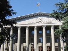 В горсовете Ялты будет представлено три партии