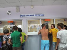 Из-за усилившегося ветра на Керченской переправе скопилась очередь из автомобилей 