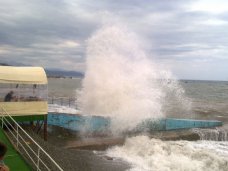 В Крыму реконструируют 10 объектов береговой защиты