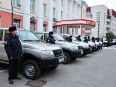 Крымским участковым вручили новые автомобили Крымским участковым вручили новые автомобили