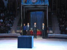 В Симферопольском цирке открылась правительственная елка В Симферопольском цирке открылась правительственная елка