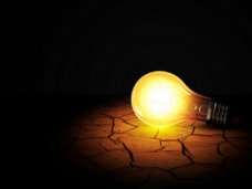 Из-за непогоды в Крыму обесточено более 100 населенных пунктов Из-за непогоды в Крыму обесточено более 100 населенных пунктов