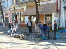 На месте площадки кафе «Пушкин» ведутся ремонтные работы На месте площадки кафе «Пушкин» ведутся ремонтные работы