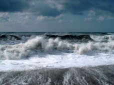 Сотрудники МЧС спасли унесенного в море человека Сотрудники МЧС спасли унесенного в море человека