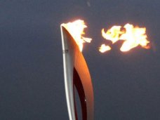 ​Город Сочи подарил Ялте факел Паралимпийских игр 2014 года