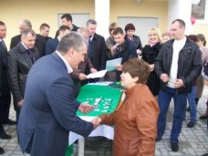 В Бахчисарае торжественно сдан в эксплуатацию новый дом В Бахчисарае торжественно сдан в эксплуатацию новый дом