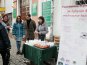 В Симферополе некурящим прохожим предлагали кексы и горячий чай