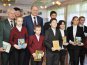 Крымский премьер в Симферополе презентовал школьникам книги на четырех языках