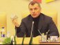 Крымский спикер продемонстрировал, чем кидают в милицию в Киеве