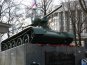 На танке в сквере Симферополя установили крымский флаг